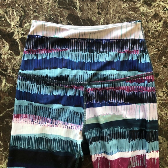 BEYOND YOGA Lux High Rise Midi Leggings in Palm Shadow Print - Picture 4 of 7